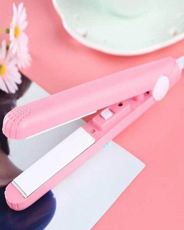 Mini Hair Straightener & Curler – Compact Travel Dual-Use Styling Tool for Dry & Wet Hair (Random)