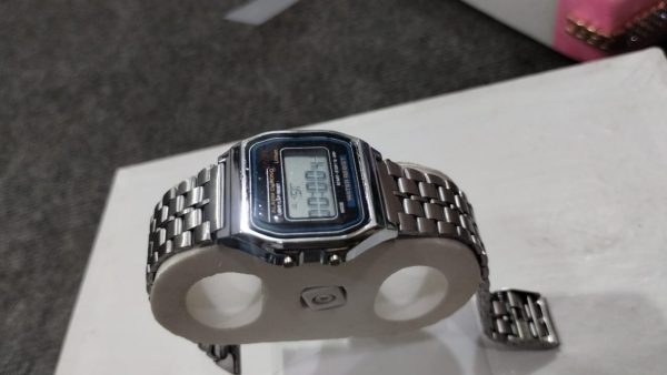 Classic Digital Bracelet Watch – Retro Style Unisex Wristwatch for Men & Women (No Box)