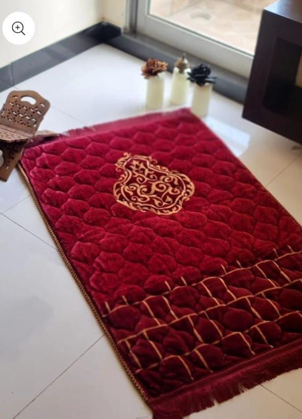 Luxury Velvet Embossed Prayer Mat – Soft & Elegant Janamaz for Daily Salah, Hajj, Umrah & Ramadan